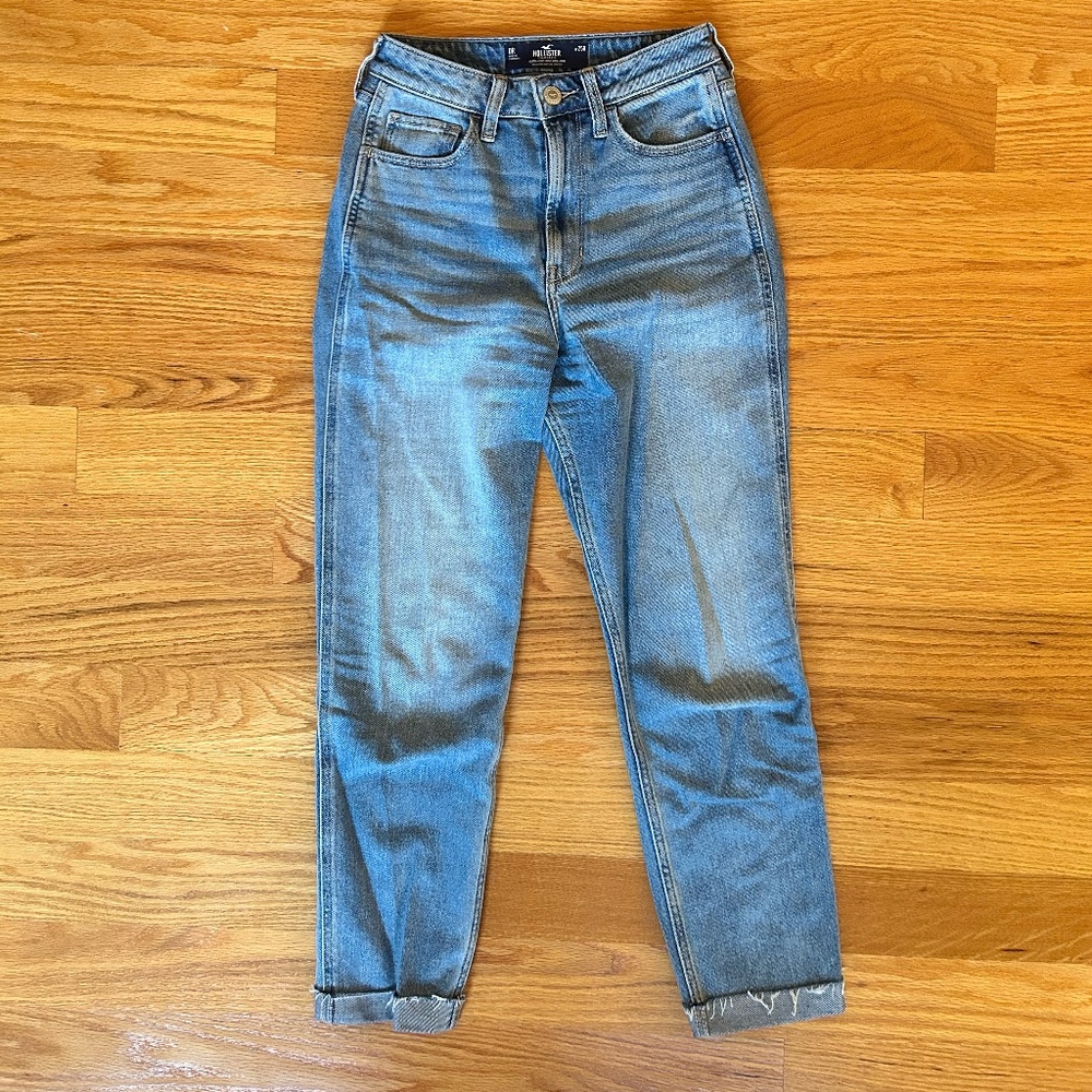 Hollister Light Wash Mom Jeans